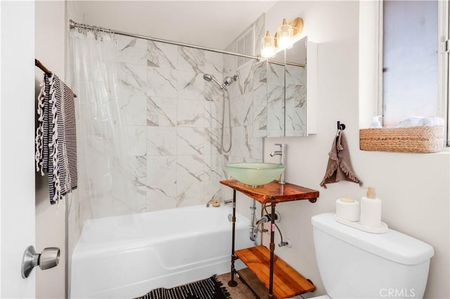 55850 Shannon Rd, Landers, CA 92285 - full bath featuring a sink, toilet, and shower / bath combination with curtain
