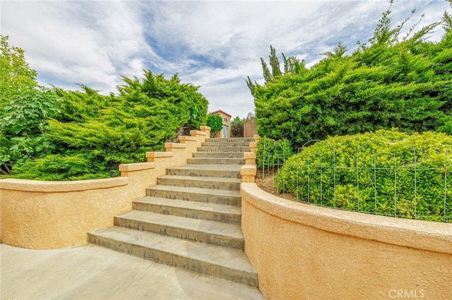 5340 Gardendale Ln, Palmdale, CA 93551 - view of stairs