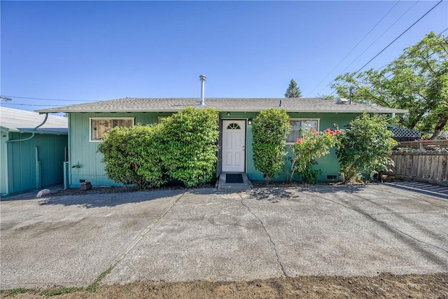 3206 4th St, Clearlake, CA 95422 - ranch-style house featuring a patio area
