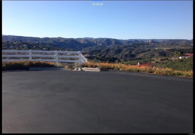 1010 Willowcreek Ln, Fallbrook, CA 92028 - view of mountain backdrop