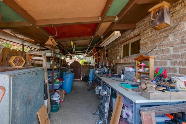 3314 Via Altamira, Fallbrook, CA 92028 - interior space with a workshop area