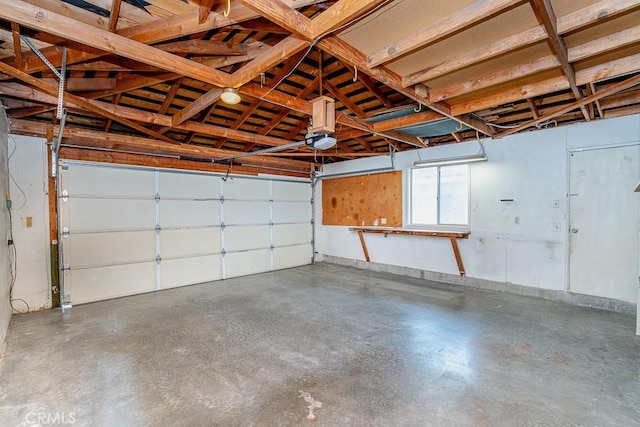 41202 Collegian Way, Hemet, CA 92544 - garage featuring a garage door opener