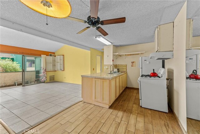 15321 Santa Gertrudes Ave Unit J210, La Mirada, CA 90638 - photo 4