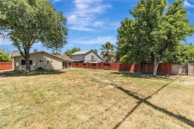 5712 Tupelo Dr, Sacramento, CA 95842 - view of yard