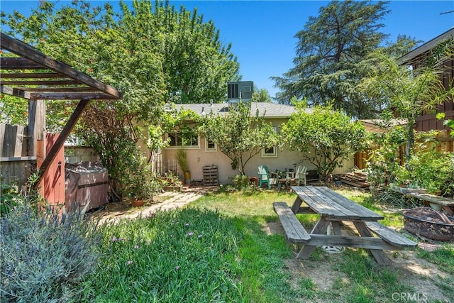 5919 Cantaloupe Ave, Valley Glen, CA 91401 - view of yard featuring a jacuzzi