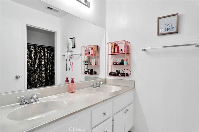 16229 Lake View Ln, Apple Valley, CA 92307 - full bath featuring double vanity