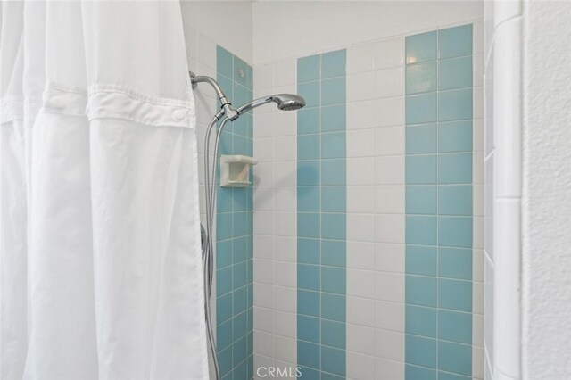 4354 Avenida Prado, Thousand Oaks, CA 91360 - bathroom with a tile shower