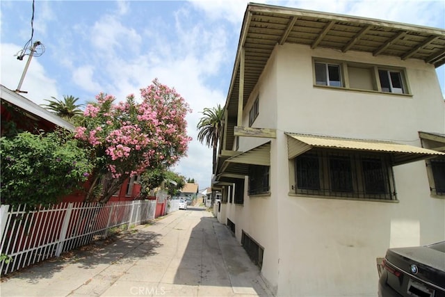 614 W 60th St, Los Angeles, CA 90044 - view of property exterior with stucco siding