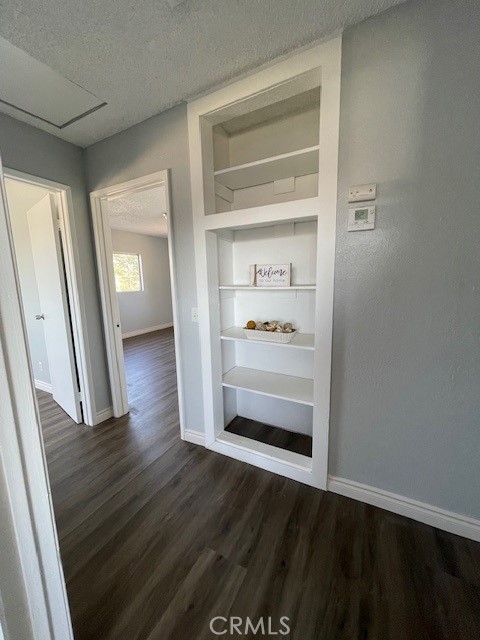 15577 Nisqualli Rd, Victorville, CA 92395 - view of closet