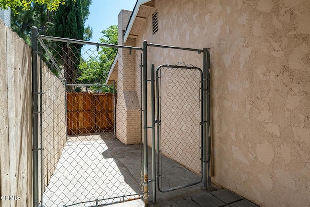 29421 Florabunda Rd, Canyon Country, CA 91387 - view of gate