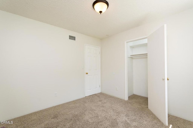 29421 Florabunda Rd, Canyon Country, CA 91387 - unfurnished bedroom featuring carpet flooring and a closet