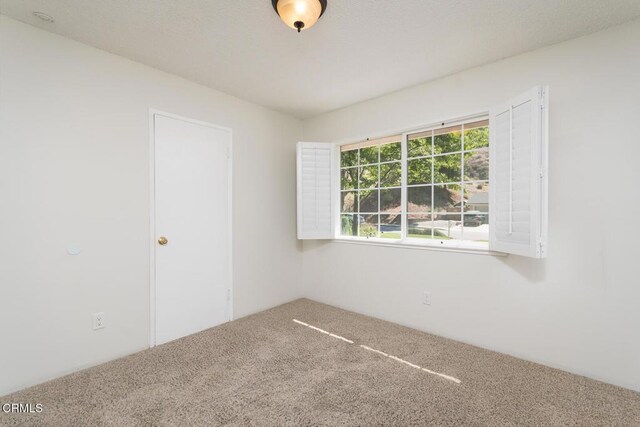 29421 Florabunda Rd, Canyon Country, CA 91387 - unfurnished room with carpet flooring