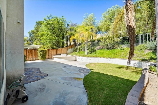 28445 Silverking Trl, Saugus, CA 91390 - fenced backyard featuring a patio area