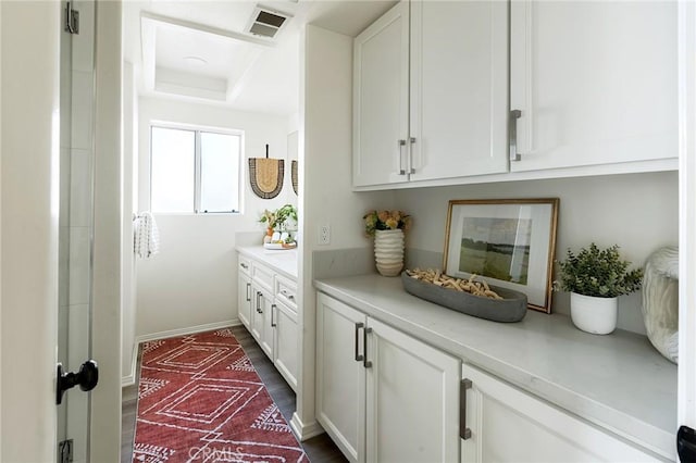 58916 Carmelita Cir, Yucca Valley, CA 92284 - bar area with a raised ceiling