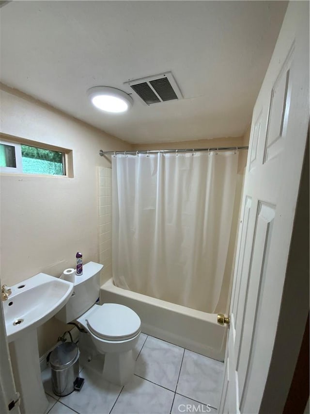12536 Fineview St, El Monte, CA 91732 - full bathroom with toilet and shower / bathtub combination with curtain
