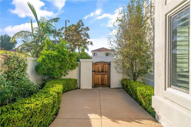 28332 Via Alfonse, Laguna Niguel, CA 92677 - view of gate