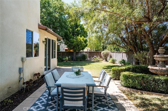 44035 Cindy Cir, Temecula, CA 92592 - fenced backyard featuring a patio area and outdoor dining space