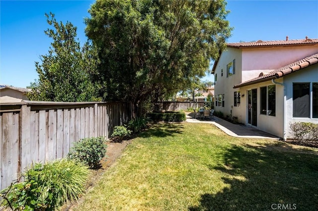 44035 Cindy Cir, Temecula, CA 92592 - fenced backyard with a patio