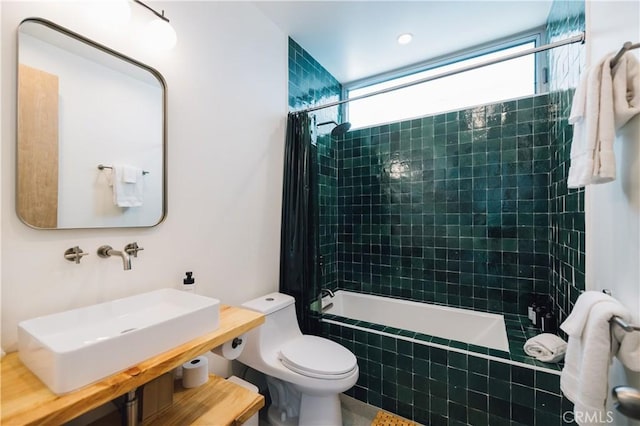 2600 Sunny Vista Rd, Joshua Tree, CA 92252 - full bathroom featuring a sink, tiled shower / bath combo, and toilet