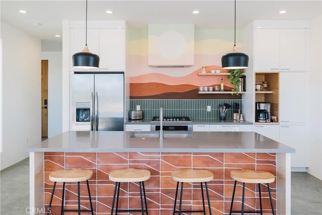 2600 Sunny Vista Rd, Joshua Tree, CA 92252 - kitchen featuring modern cabinets, stainless steel refrigerator with ice dispenser, concrete flooring, white cabinetry, and recessed lighting