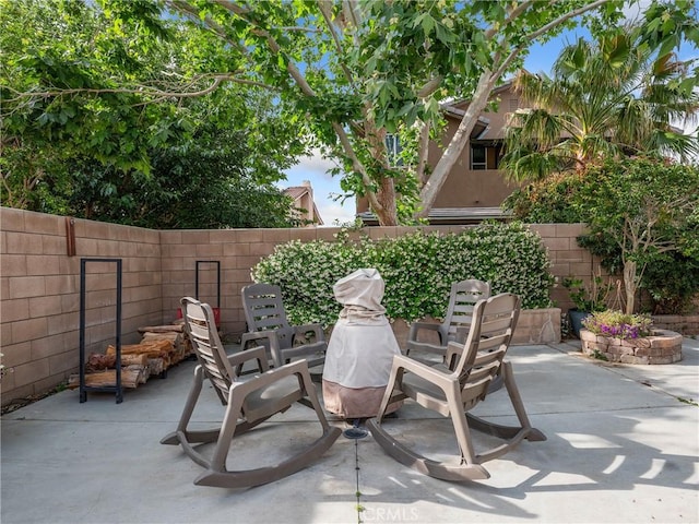 13290DR Country Club Dr, Victorville, CA 92395 - view of patio