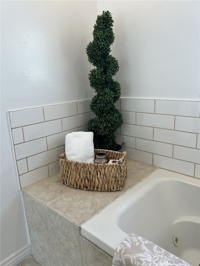 23125 Covello St, West Hills, CA 91307 - full bathroom featuring a whirlpool tub