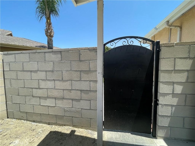 24967 Volga St, Hemet, CA 92544 - view of gate