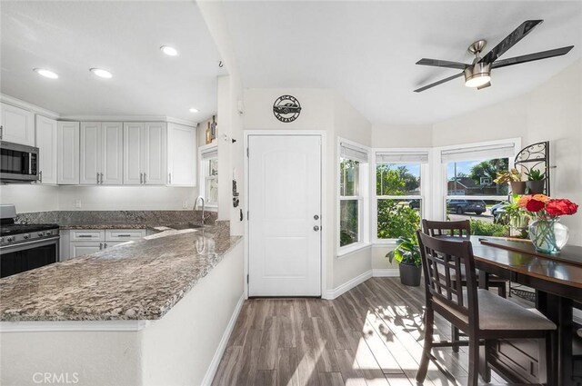 11757 Oakwood Dr, Fontana, CA 92337 - photo 7