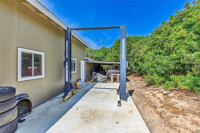 30026 Santiago Rd, Temecula, CA 92592 - view of patio / terrace