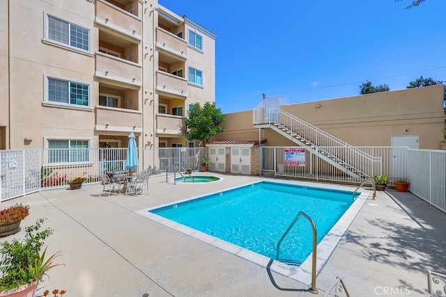 3120 Sepulveda Blvd Unit 312, Torrance, CA 90505 - community pool with a hot tub and a patio area