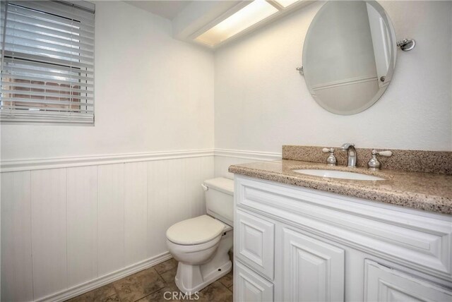 921 Hedges Dr, Corona, CA 92878 - photo 18