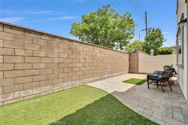 719 Huron Pl, Claremont, CA 91711 - fenced backyard featuring a patio