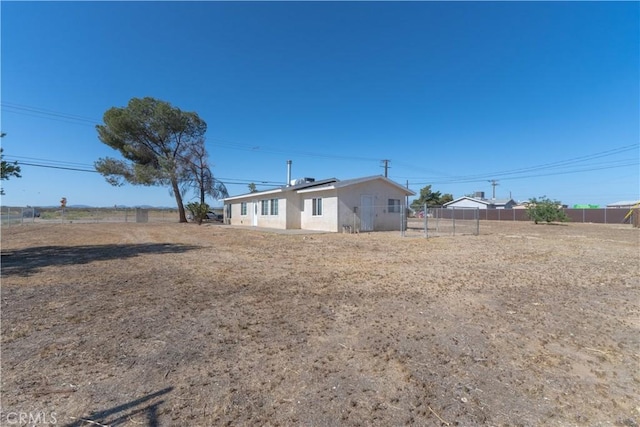 11314 Mariposa Rd, Hesperia, CA 92345 - view of yard