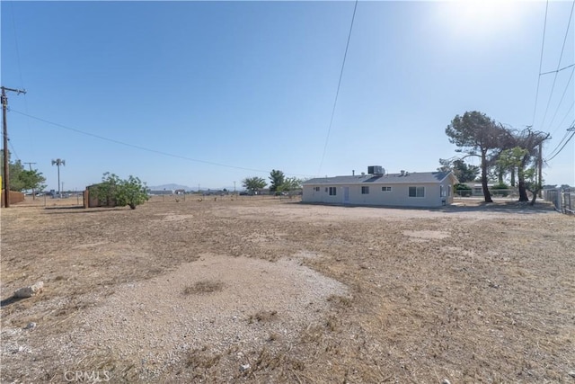 11314 Mariposa Rd, Hesperia, CA 92345 - view of yard