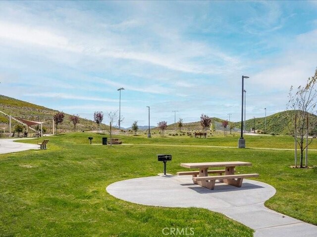 18814 Annmae Pl, Saugus, CA 91350 - view of property's community featuring a lawn
