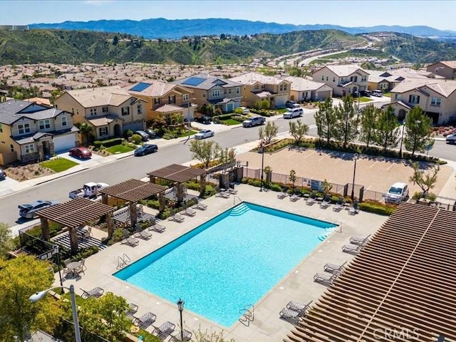 18814 Annmae Pl, Saugus, CA 91350 - community pool with a mountain view and a residential view