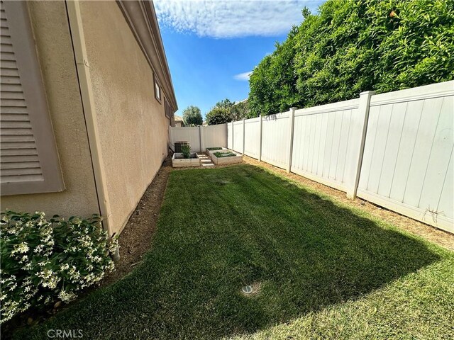 5836 Indian Canyon Dr, Banning, CA 92220 - view of yard with a garden