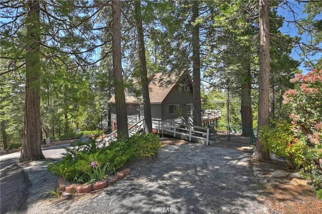 535 Pioneer Rd, Lake Arrowhead, CA 92352 - view of front of house