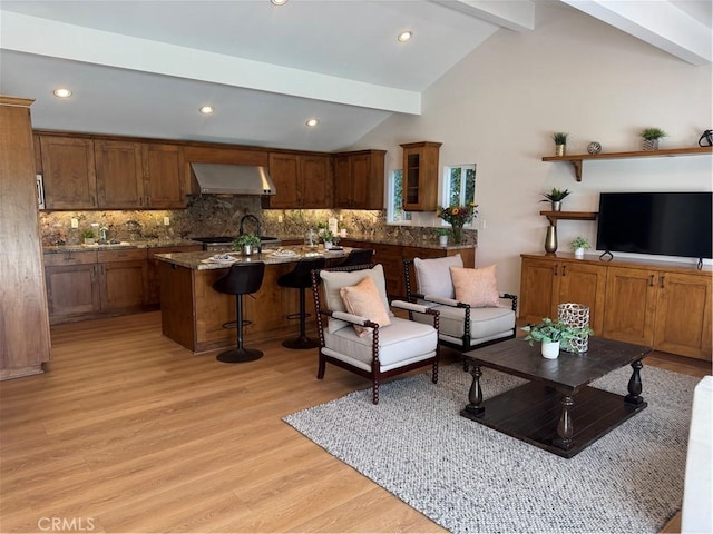 2821 Tucker Ln, Rossmoor, CA 90720 - living area featuring light wood finished floors and recessed lighting