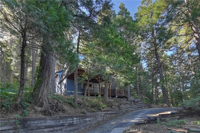 24091 Lakeview Dr, Crestline, CA 92325 - view of side of home