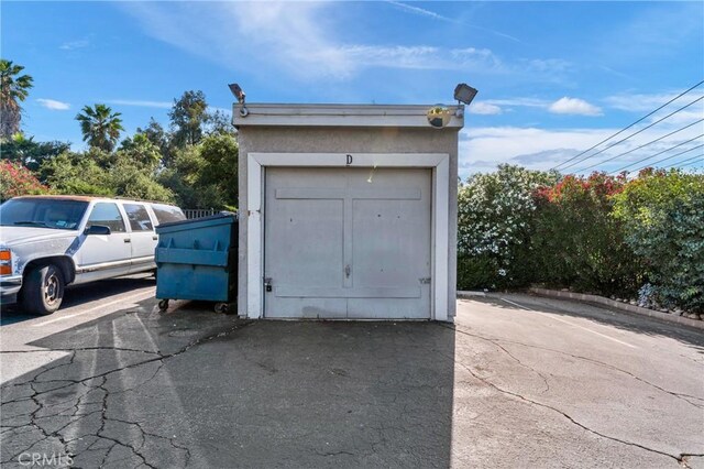 31864 Railroad Canyon Rd Unit 6 D, Canyon Lake, CA 92587 - garage with a storage shed