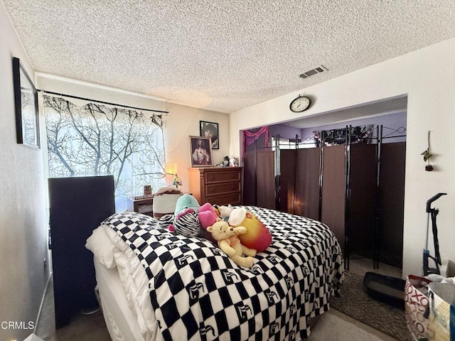 1431 Holly Ave, Oxnard, CA 93036 - carpeted bedroom with a textured ceiling