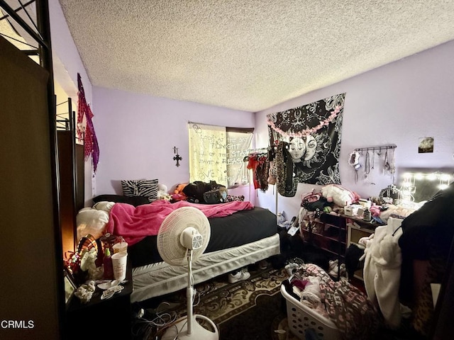 1431 Holly Ave, Oxnard, CA 93036 - bedroom with a textured ceiling