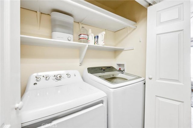 53 Briarwood Ln Unit 81, Aliso Viejo, CA 92656 - laundry area with independent washer and dryer