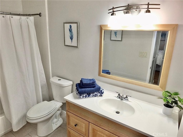 1039 E Appleton St Unit 2, Long Beach, CA 90802 - full bathroom with toilet, vanity, and tile patterned flooring