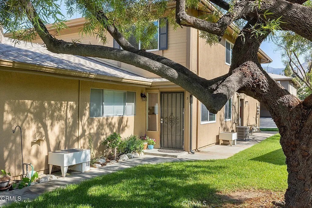 1041 W Calle De La Luna Unit 3, Azusa, CA 91702 - photo 1