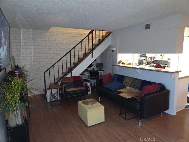 1041 W Calle De La Luna Unit 3, Azusa, CA 91702 - photo 4