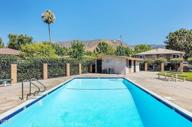 1041 W Calle De La Luna Unit 3, Azusa, CA 91702 - photo 3