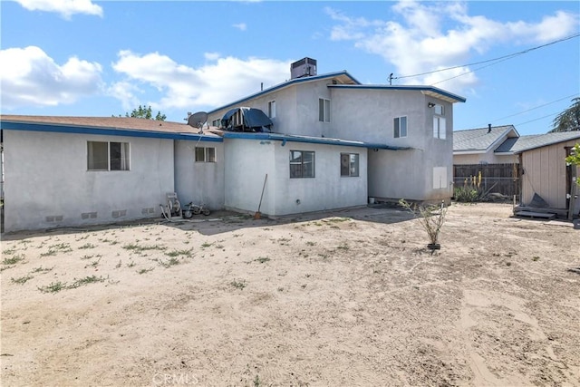40632 Lela May Ave, Hemet, CA 92544 - back of property with stucco siding and crawl space