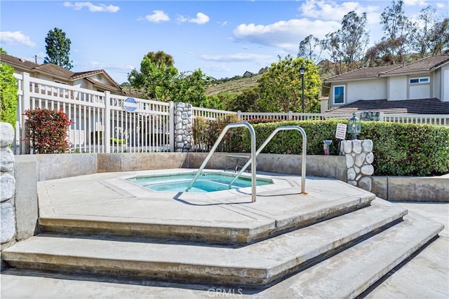 5847 E Rocking Horse Way Unit 21, Orange, CA 92869 - view of swimming pool featuring an in-ground hot tub and a sink